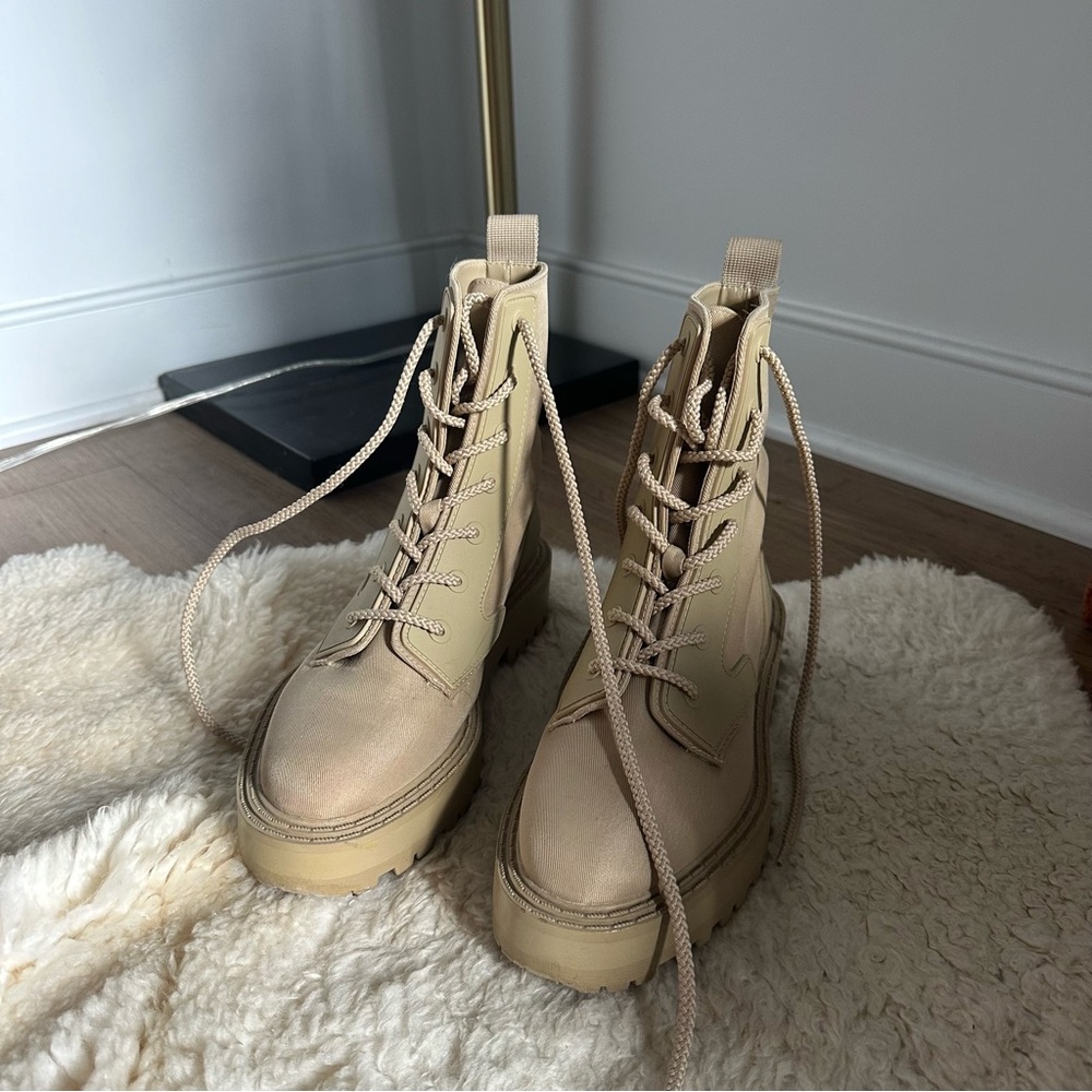 Zara fleece-lined lace-up boots